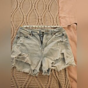 American Eagle Distressed Light Blue Denim Shorts Size‎ 2
